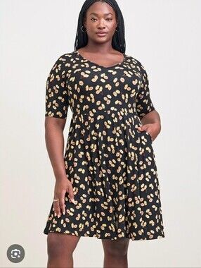 Nwot Torrid Floral Fit-and-Flare Dress - Short Sleeve With Pockets Size 2X
